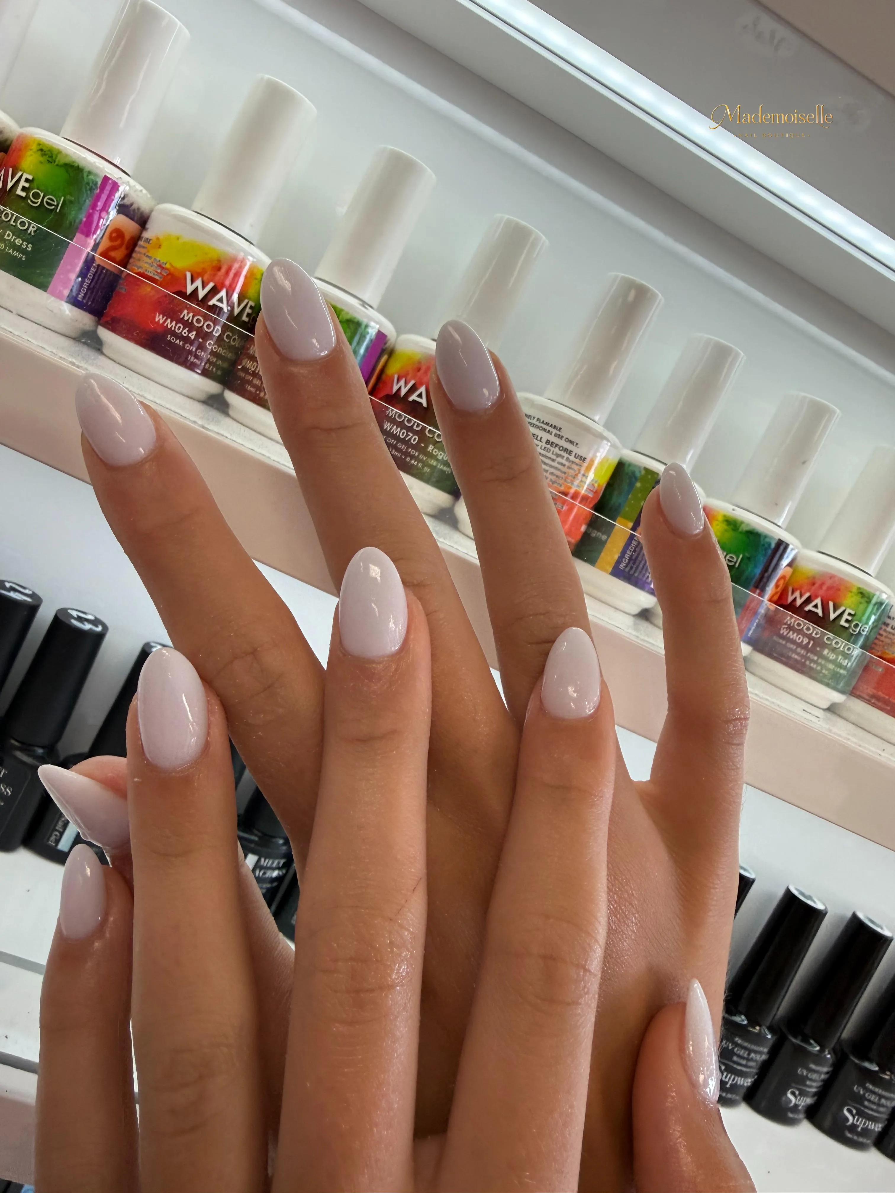 September nail trends and seasonal nail designs 